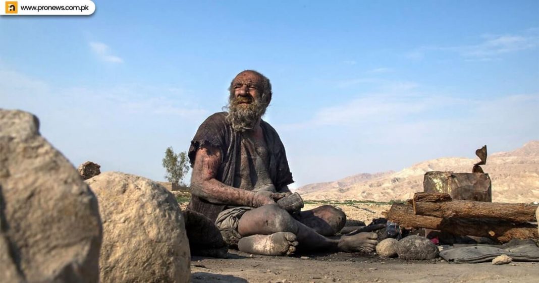 'World's dirtiest man' passed away in Iran at 94 after his first bath