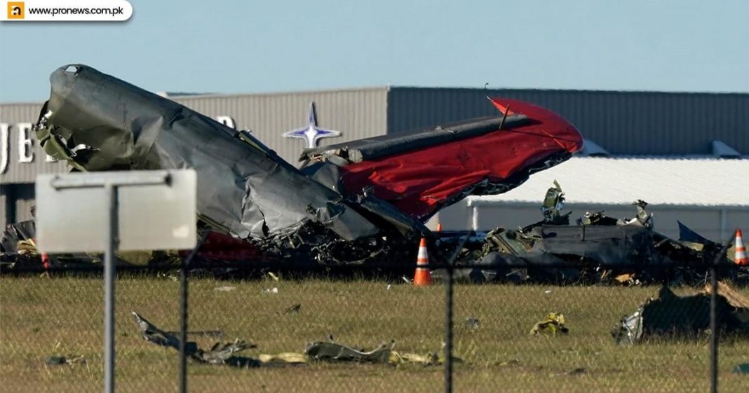 Two WWII planes crash at Dallas air show